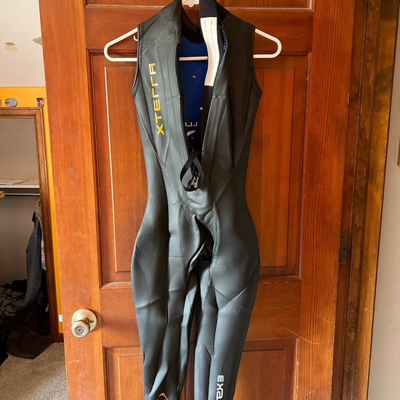 Xterra Wet Suit, womens small/medium - Picture 4 of 4